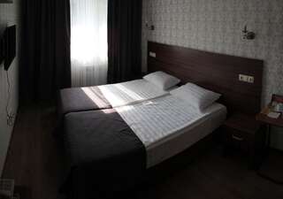 Отель Rabat Hotel Алматы Стандартный двухместный номер с 1 кроватью или 2 отдельными кроватями и балконом-2